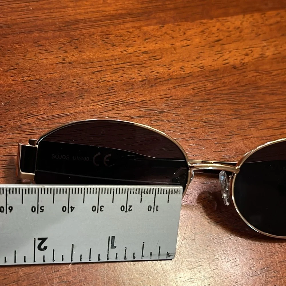 NIB Sojos Retro Oval Gold Trim Sunglasses with Dark Lenses unisex